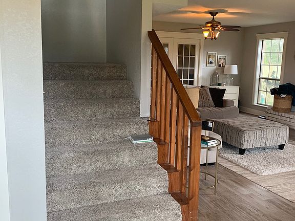3rd image of 9355 Lynne Cir