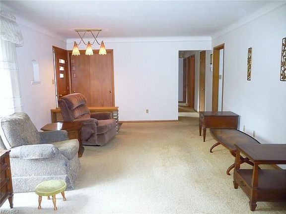 5th image of 6415 Elmwood Ave