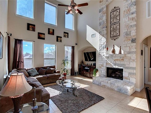 3rd image of 2812 Sixpence Ln