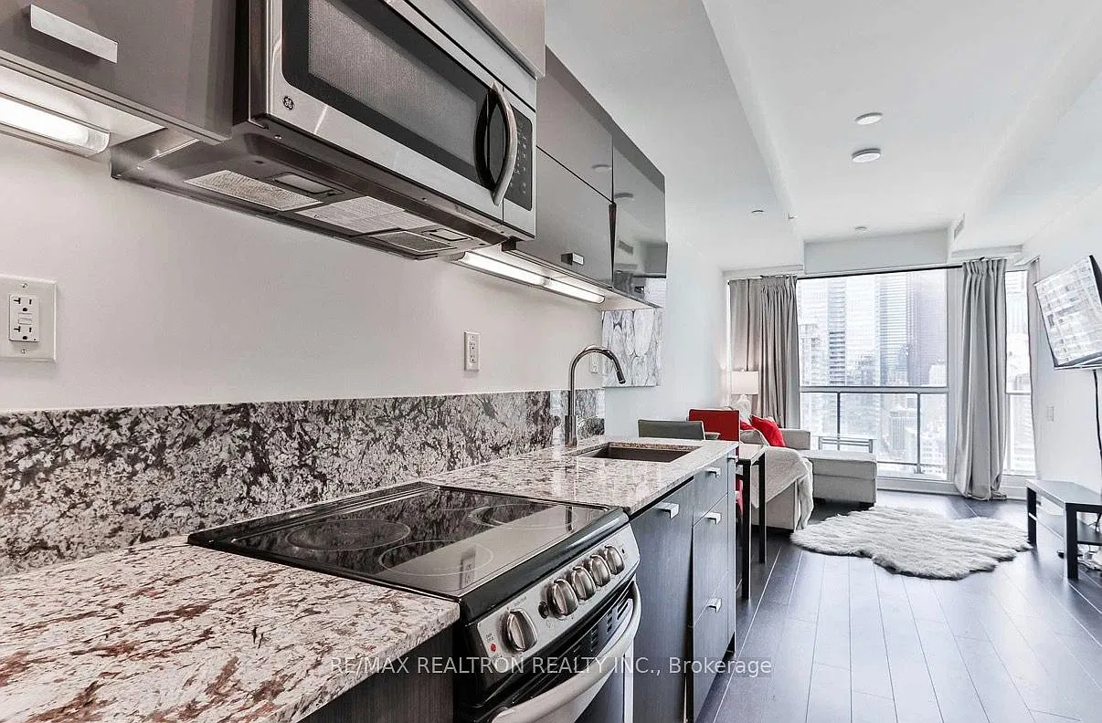 The Bond Condos — Photo 3