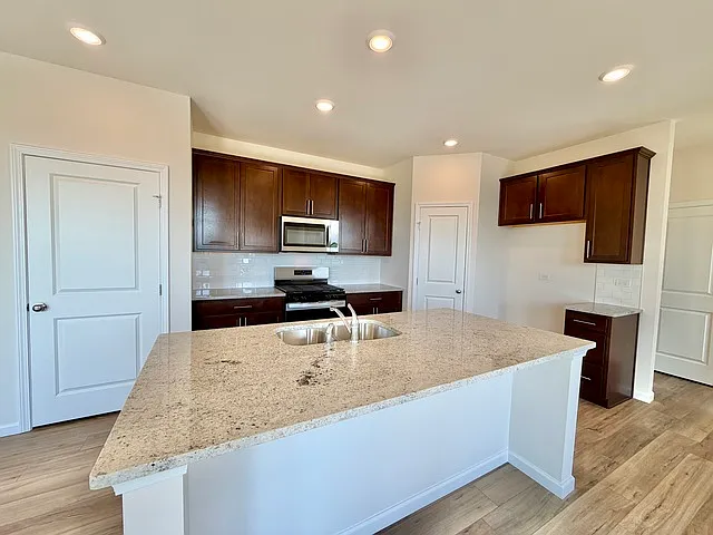 3200 Peyton Cir — Photo 5