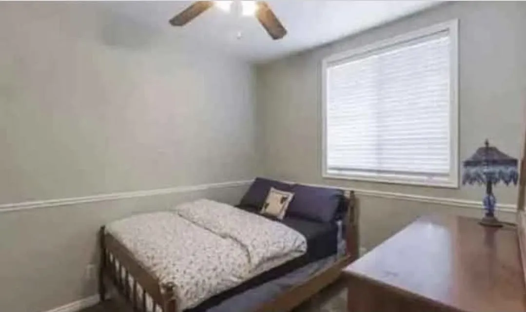 1 bed, 2000 sqft, $650 — Photo 1