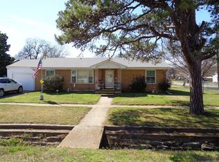 102 S 2nd St, Eufaula, OK 74432