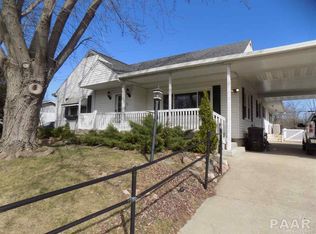 412 Crestlawn Dr, Washington, IL 61571