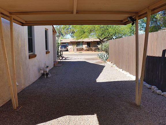 5th image of 2118 N Chrysler Dr