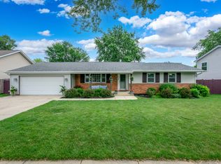 141 N Boynton Dr, Palatine, IL 60074