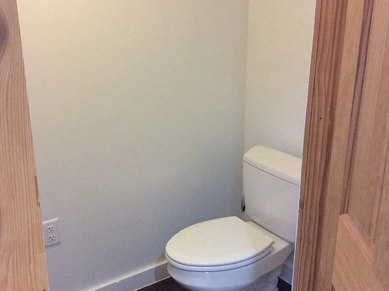 224 N George St #3 — Photo 9