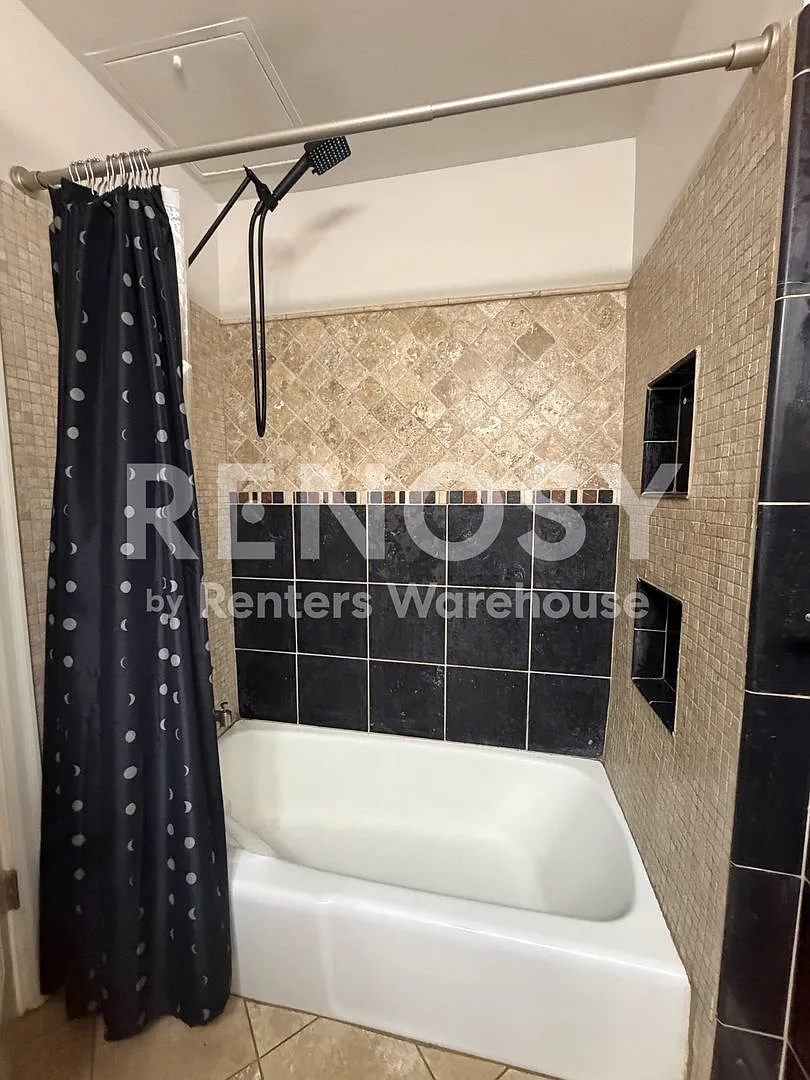Available July 1st 2 Bedroom 1 Bath Condo in Minneapolis — Photo 2