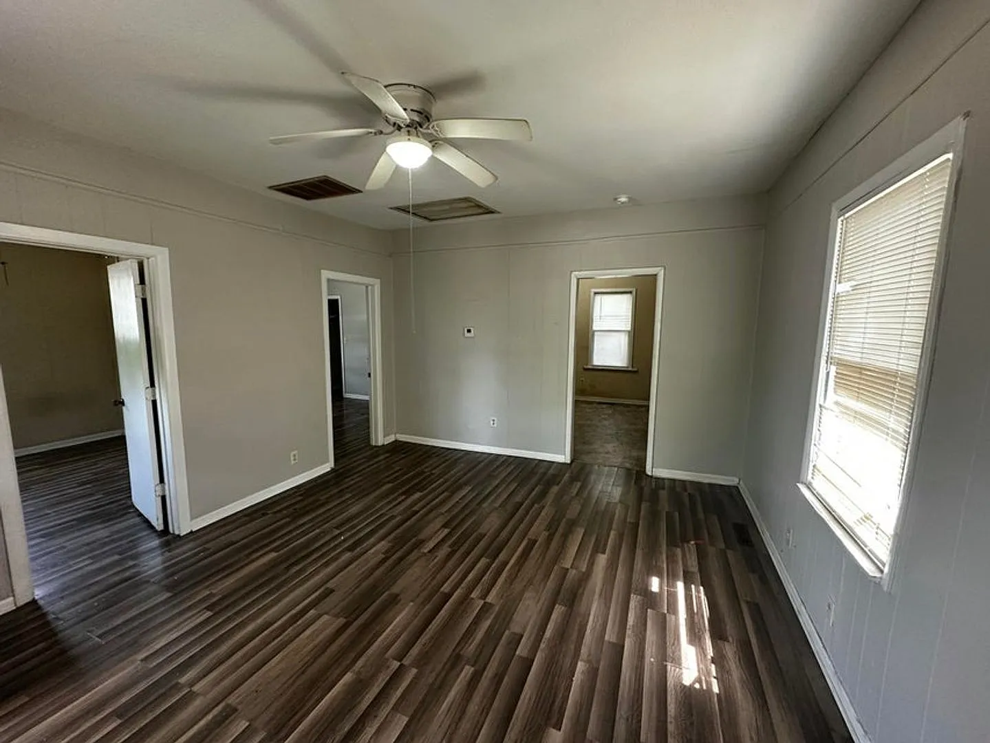 Affordable 2 bed 1 bath home for lease — Photo 1