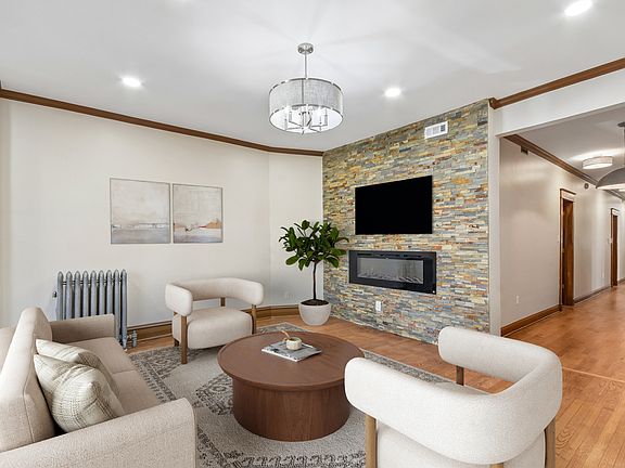 3rd image of 5218 S Dorchester Ave #1