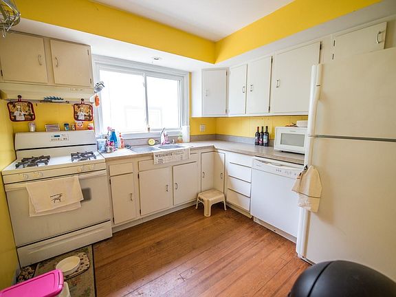 2nd image of 429 Tonti St