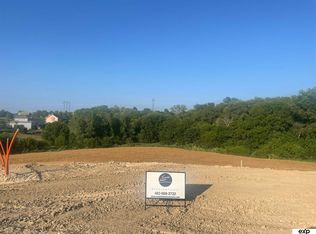 22553 Crestline Cir, Gretna, NE 68028