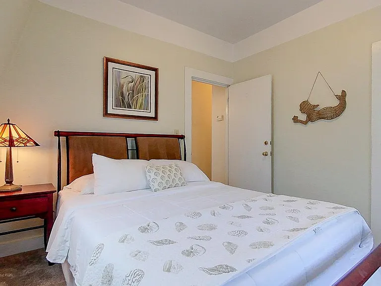 36 Dixon St — Photo 16