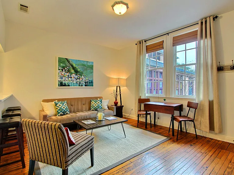 206 W Duffy St #C — Photo 3