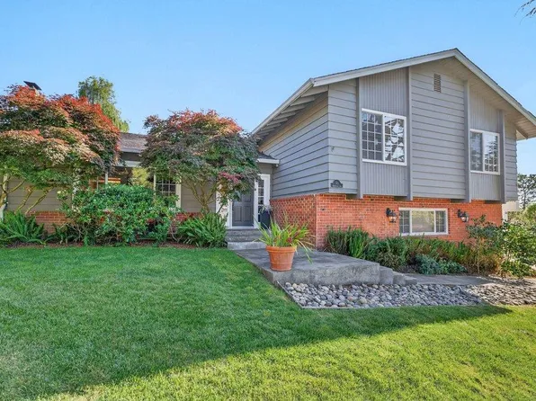 121 Greenbrier Dr, Aptos, CA 95003