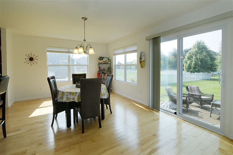 5397 Torrey Pines Inform Dining