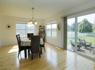 5397 Torrey Pines Dr, Kalamazoo, MI 49009