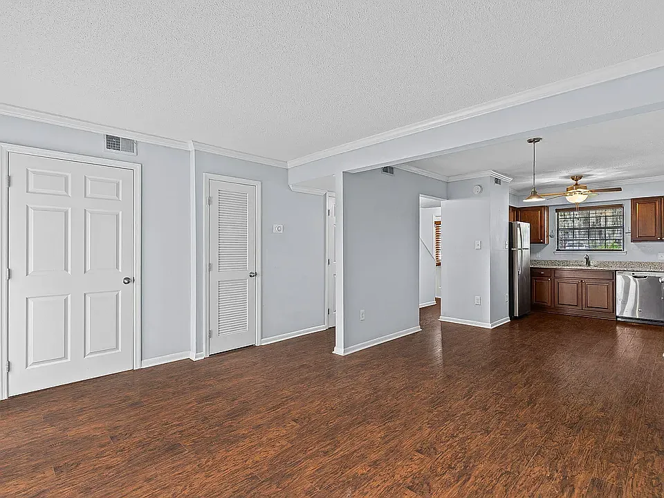 2 bed, 960 sqft, $2,000 — Photo 4