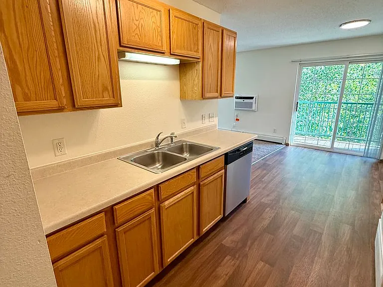 Ashwood Birchwood Apartments — Photo 14
