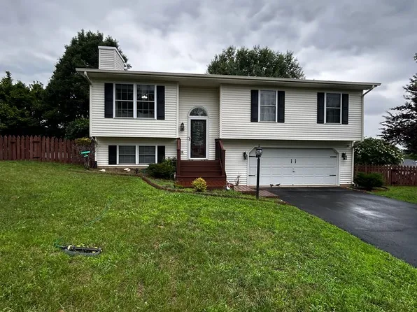133 Gala Dr, Roanoke, VA 24019