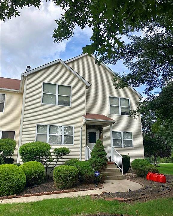 1st image of 239 Bexley Ln #239