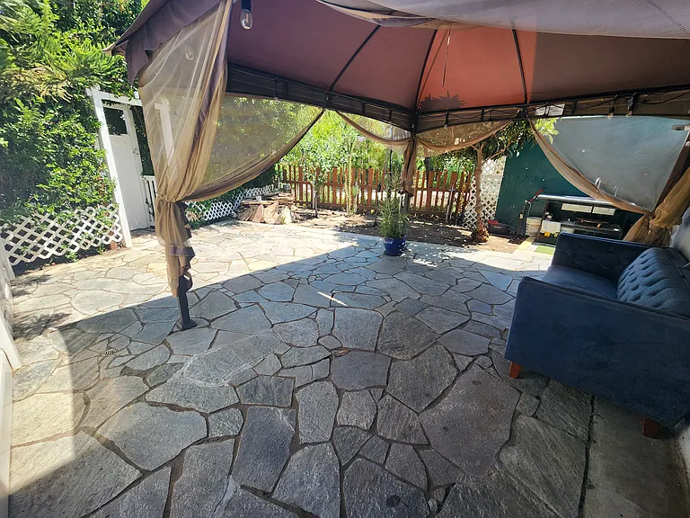6827 Murietta Ave — Photo 24