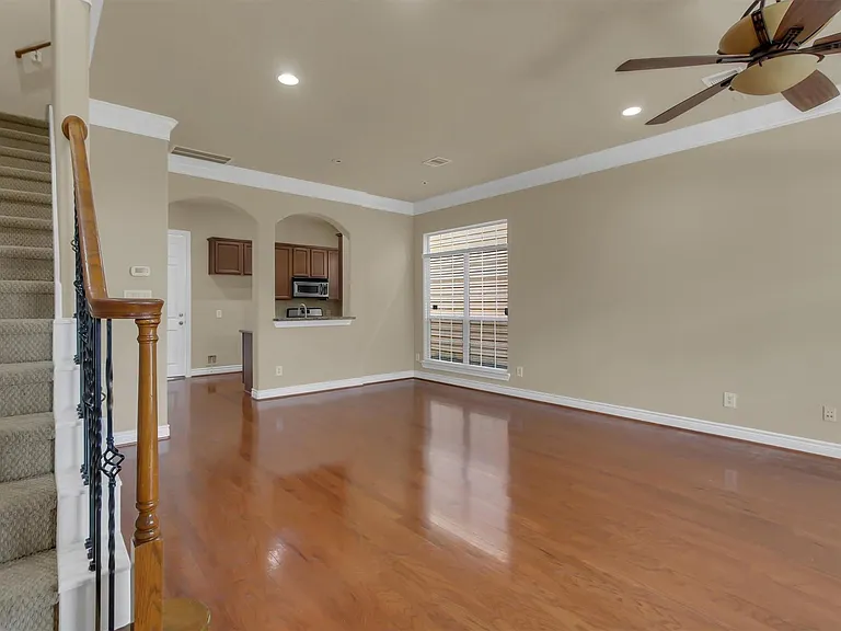 9006 Lakes At 610 Dr — Photo 9