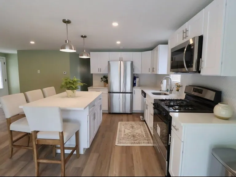89 Lynbrook Dr — Photo 4