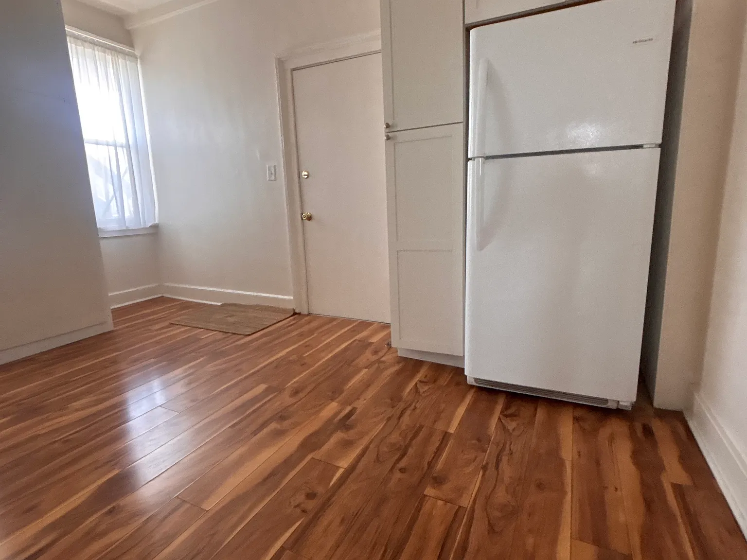 1 bed, 850 sqft, $1,500 — Photo 3