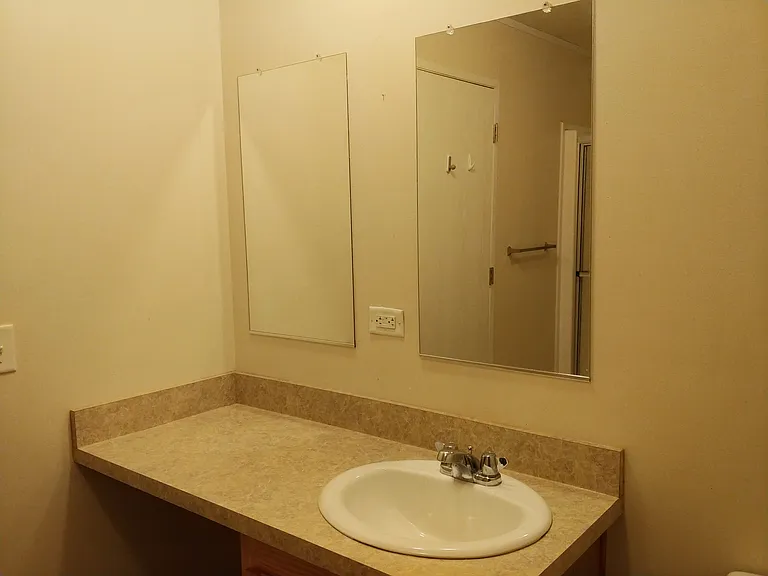 3951 Bentwood Cir W — Photo 31