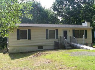 131 Osprey Cir, Bushkill, PA 18324