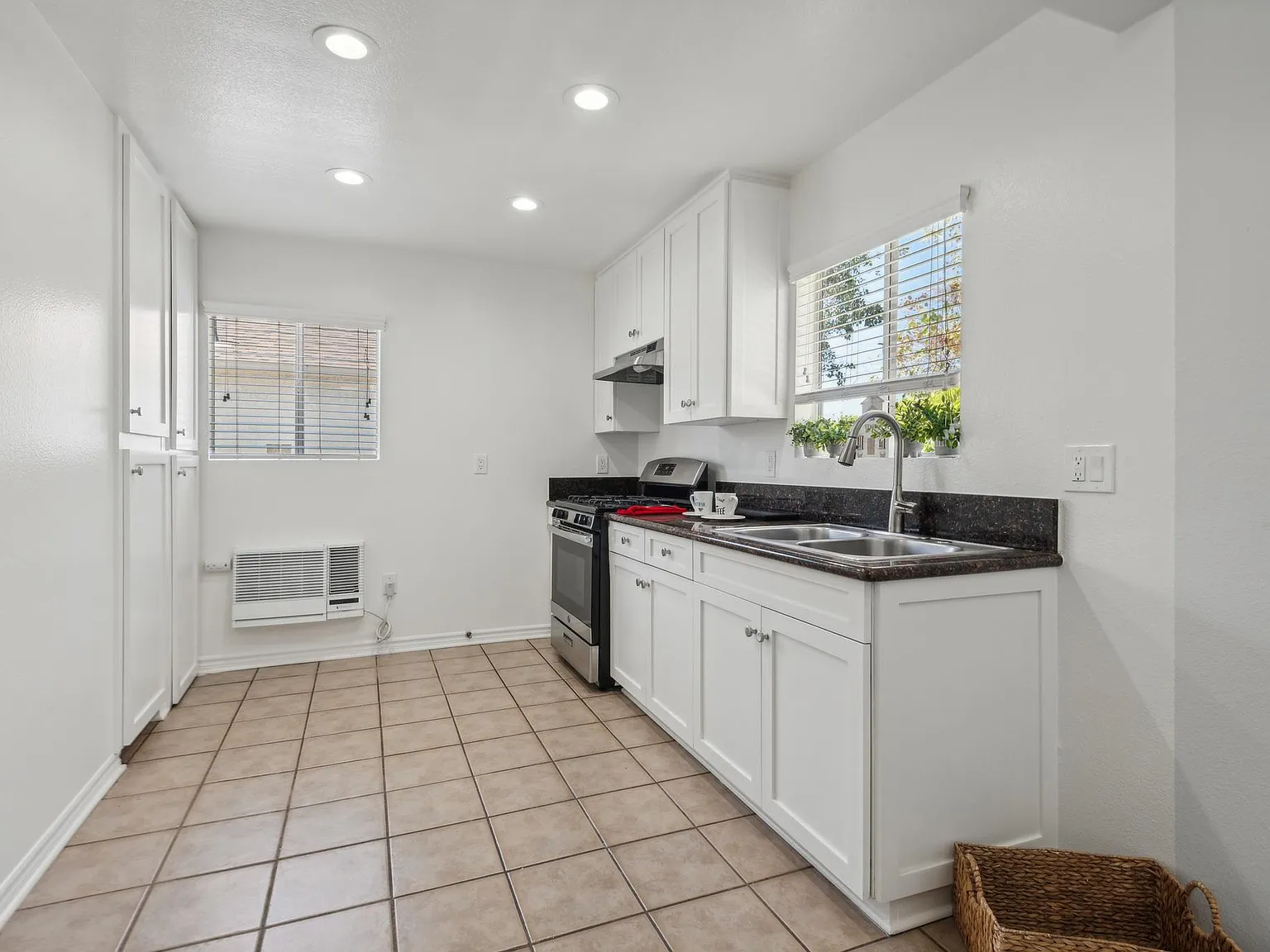 Villas at Whittier — Photo 4