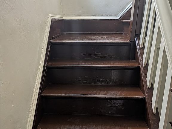2nd image of 680 Clarissa St #678
