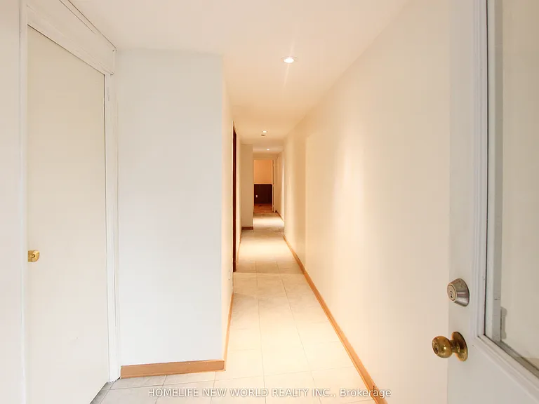 135 Pineway Blvd #LOWER LEVEL — Photo 3