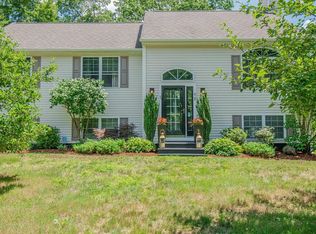 98 Cedar Grove Dr, Exeter, RI 02822