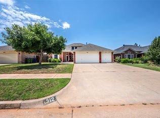 312 Sunrise Dr, Yukon, OK 73099