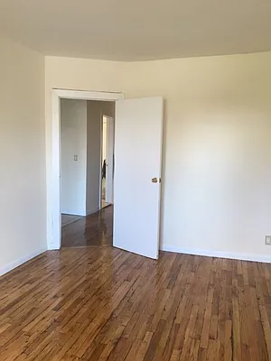 Rented by Bloom Real Estate Group | media 12