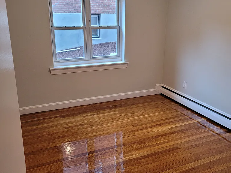 65 Chiswick Rd #3 — Photo 11