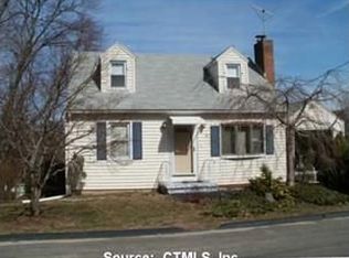 31 Robart St, West Haven, CT 06516