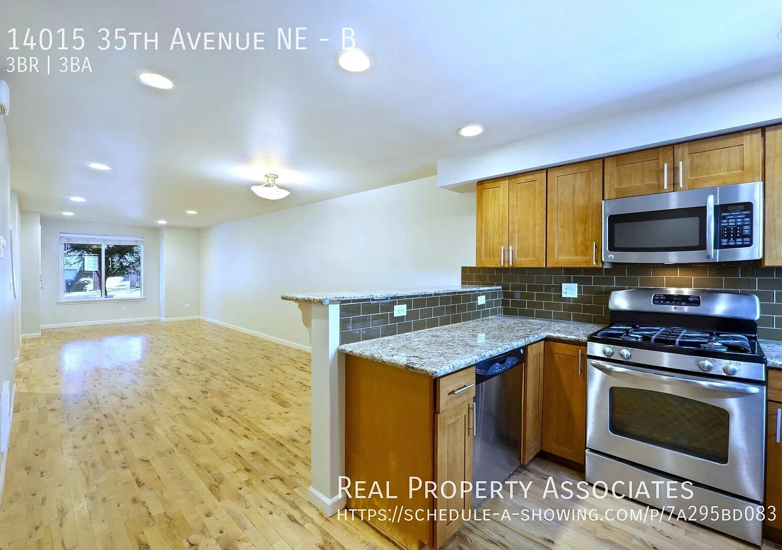 Bright & Spacious 3-Bedroom Townhouse in Seattle-Updated & Move-In Ready! — Photo 2