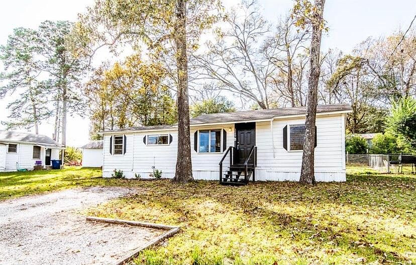 1st image of 1149B Southwood Dr