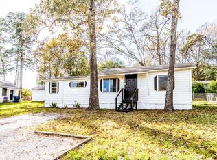 1149B Southwood Dr, Huntsville, TX 77340