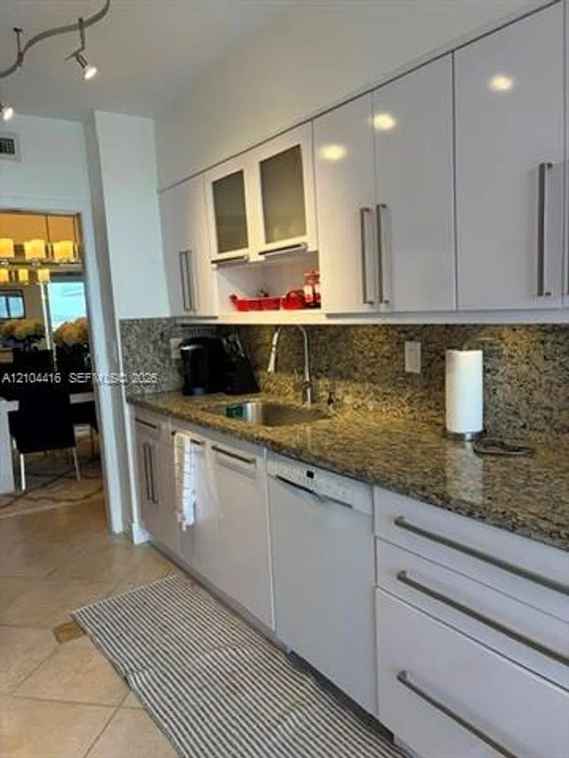 19707 Turnberry Way cu-18L, Aventura, FL 33180 — Photo 1