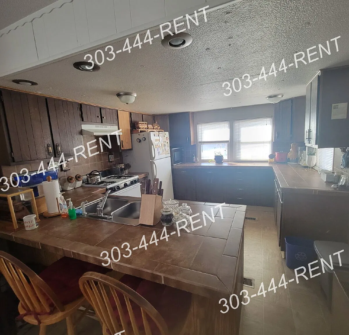 3 bed, 1.0 bath, 1272 sqft, $2,095 — Photo 1