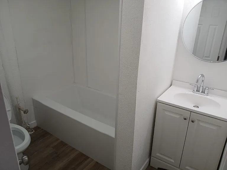 828 6th St #BASEMENT — Photo 7