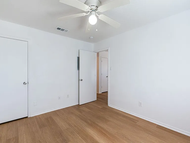5904 Greengate Dr #D — Photo 19