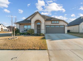 701 Bass Lake Ln, Cleburne, TX 76033