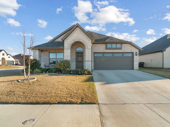 701 Bass Lake Ln, Cleburne, TX 76033