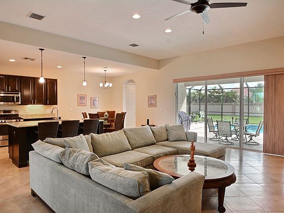 4th image of 1060 S Lakes Way SW