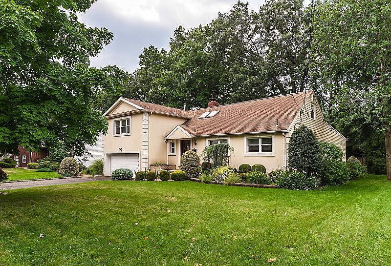 2nd image of 6 Woodside Rd